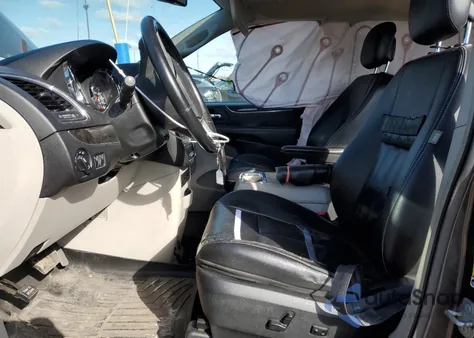 2015 Chrysler Town & Country Touring from USA, damaged, VIN 2C4RC1BGXFR520381